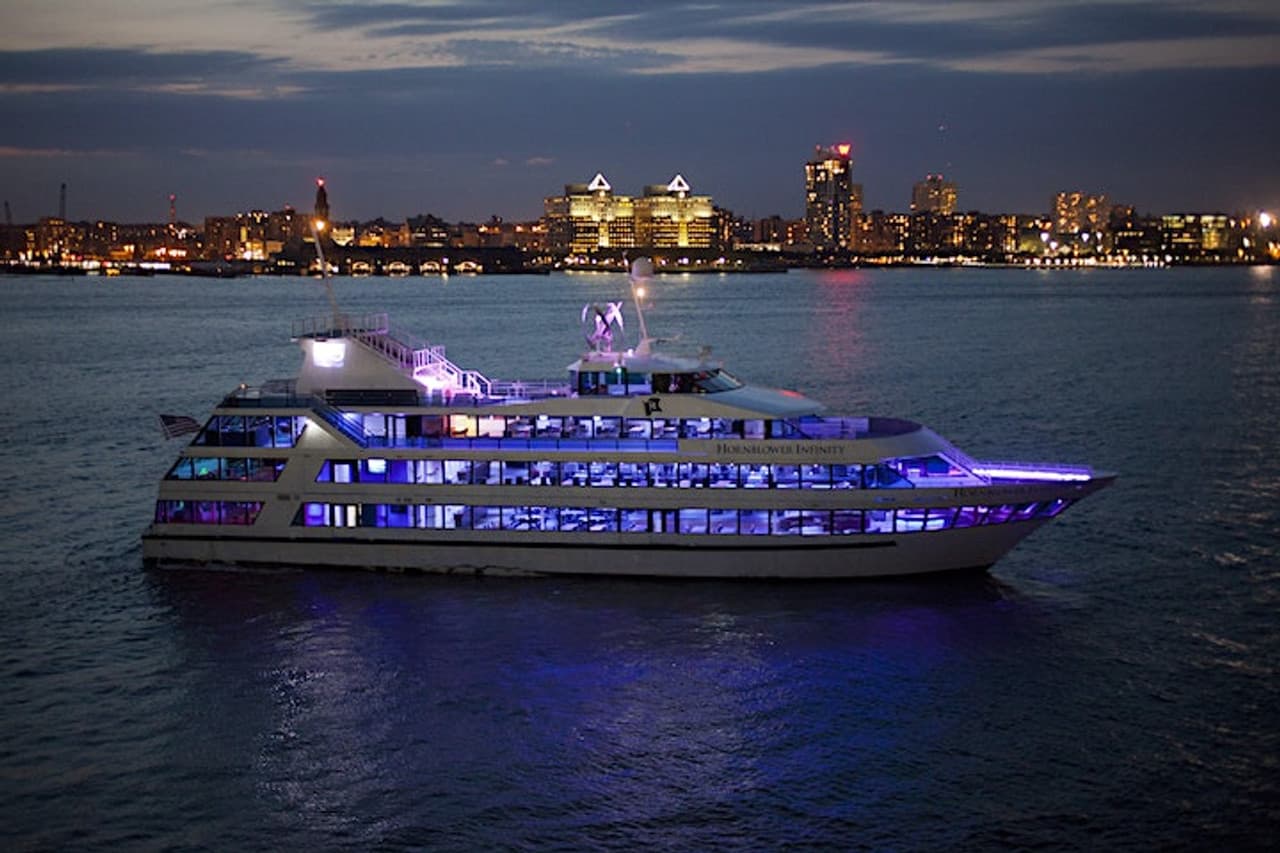 Bayside Marketplace Night Cruise